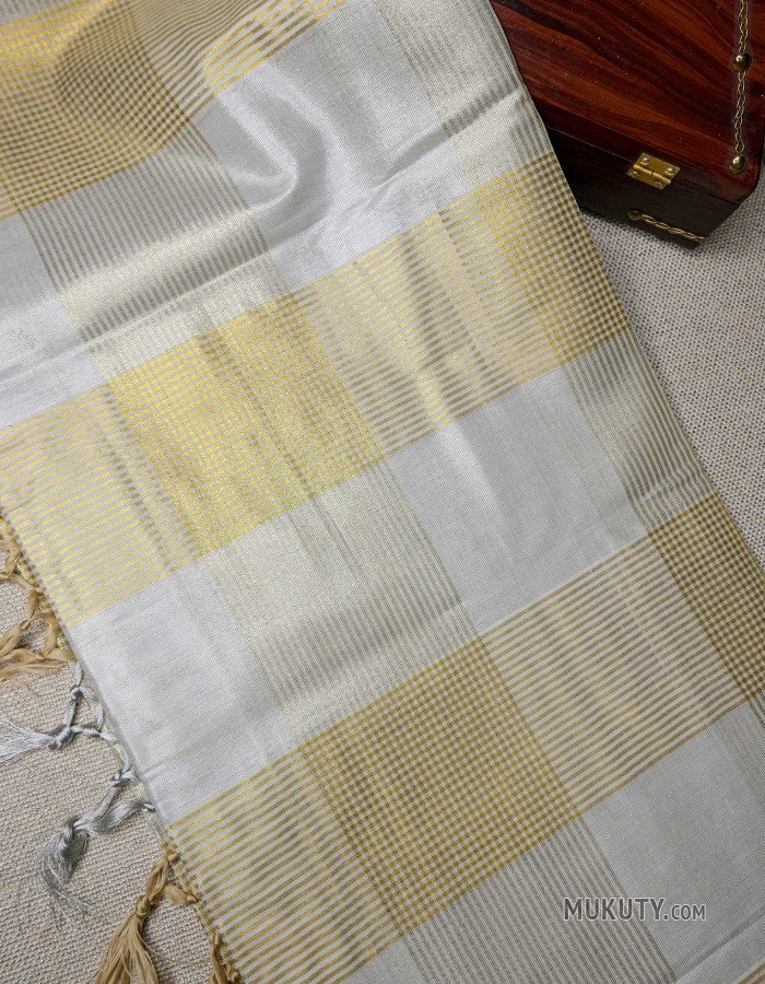 Kerala Traditional Gold Silver Checked Set Saree